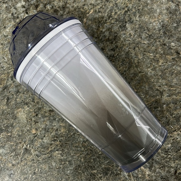 Starbucks 16 oz Cup with Chiseled Lid - Picture 2 of 7